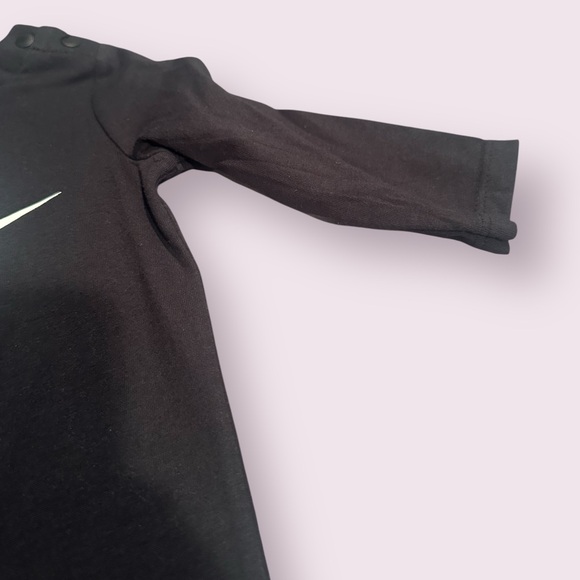 Baby Nike Black and White Bodysuit Size 3 Months NWOT - Picture 3 of 5